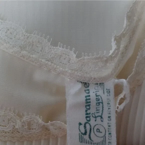 Vintage Saramae nightgown set - Picture 6 of 11